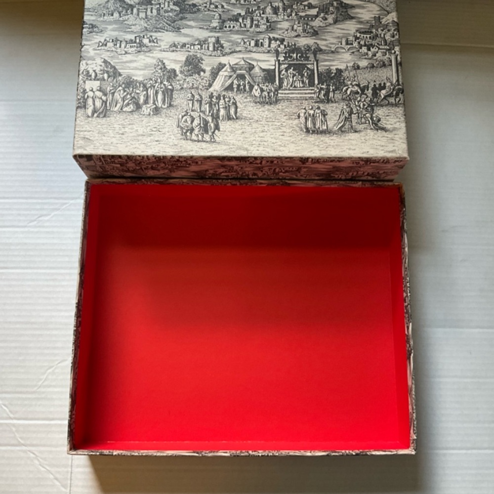 Gucci:  RARE Authentic Greek Chariot Storage Gift Boxes - Picture 7 of 14